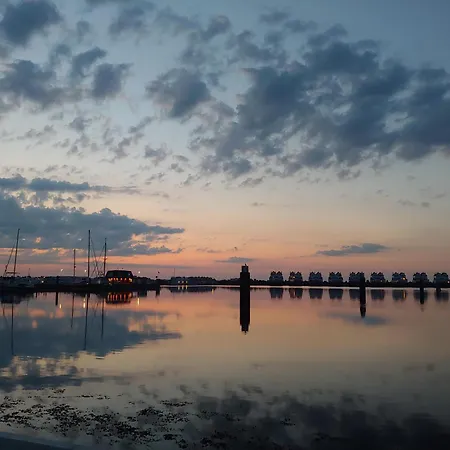 Lungomare Oro, Penthouse Am Yachthafen, Traum Meerblick, Hunde Erwuenscht 아파트 카페룬