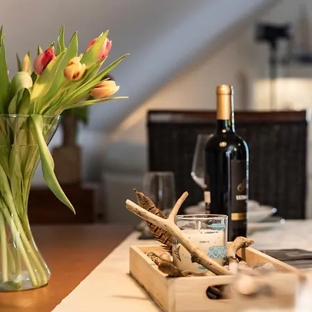 Lungomare Oro, Penthouse Am Yachthafen, Traum Meerblick, Hunde Erwuenscht 카페룬